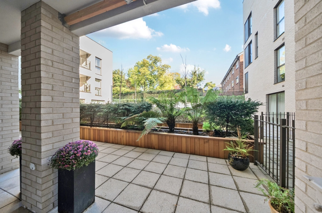Private terrace at The Avenue, Queen's Park NW6